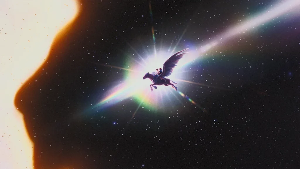 Geflügeltes Pferd mit Reiter fliegt vor strahlendem Lichtkegel im Sternenhimmel, links orangefarbener Nebel.